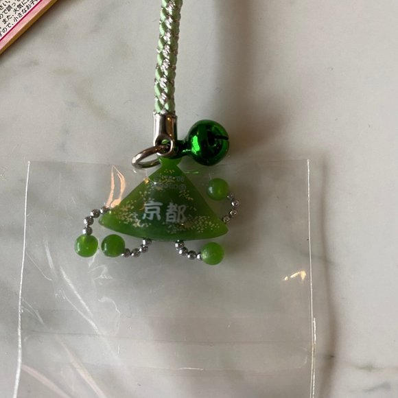 HELLO KITTY KYOTO MATCHA 'YATSUHASHI' DESSERT CELL CHARM - Picture 7 of 8